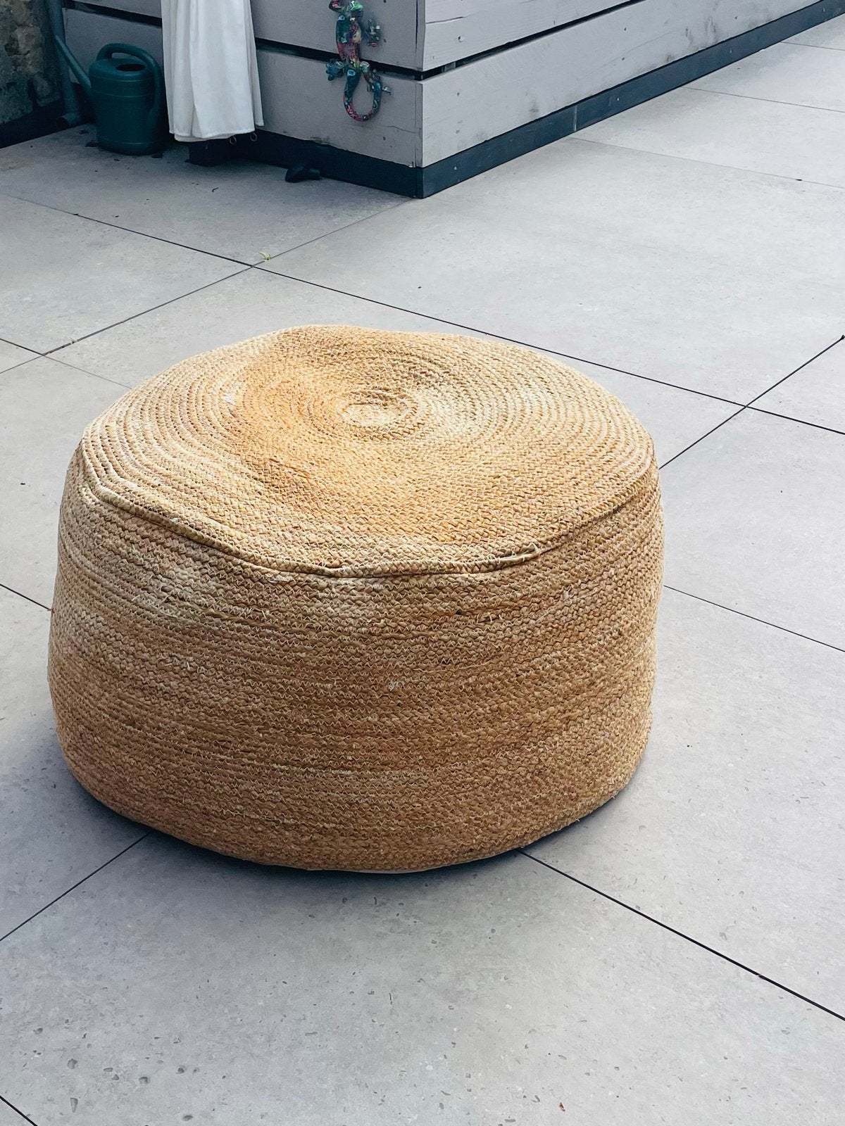 GRATIS leuke rieten poef rond 60cm, Tuin en Terras, Tuinsets en Loungesets, Ophalen, Gebruikt