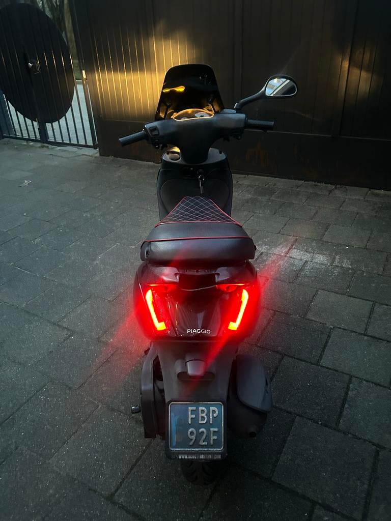 Piaggio Zip 4-takt (2019), Fietsen en Brommers, Scooters | Piaggio, Ophalen, Gebruikt, Maximaal 45 km/u, Zip