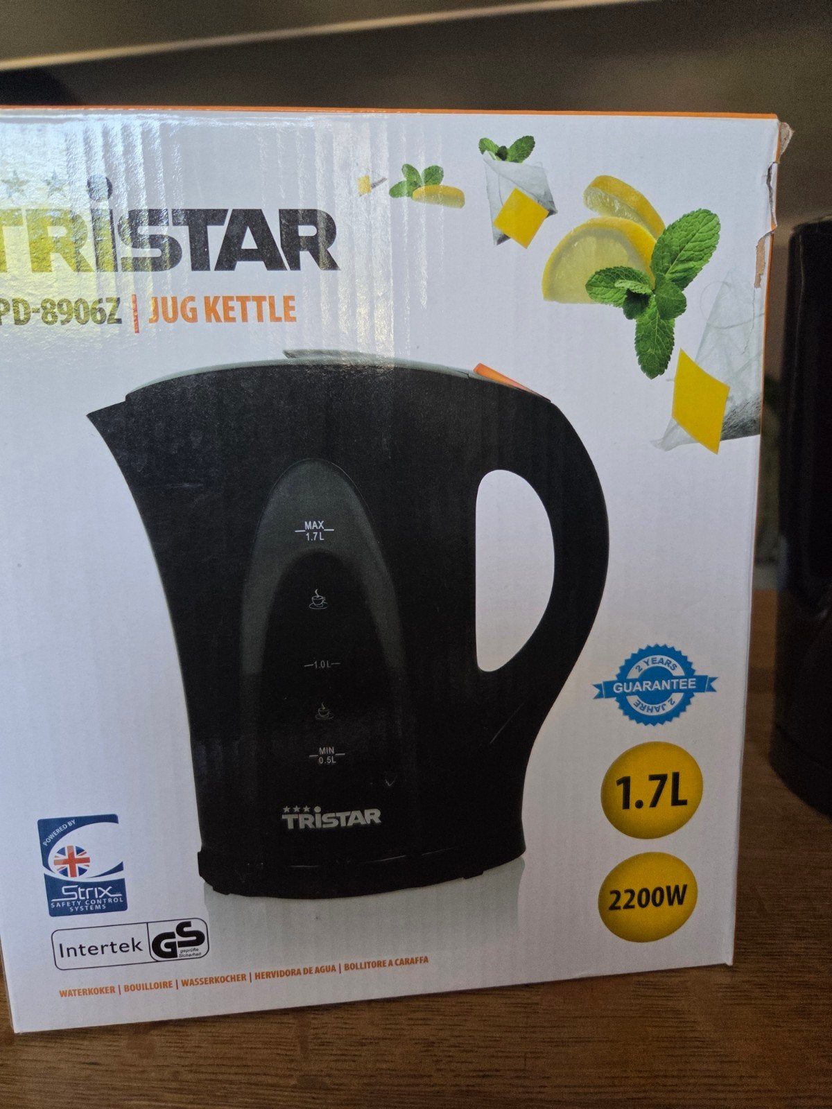 Tristar Waterkoker Zwart - 1.7L, 2200W, 1 tot 2 liter, Ophalen, Zo goed als nieuw