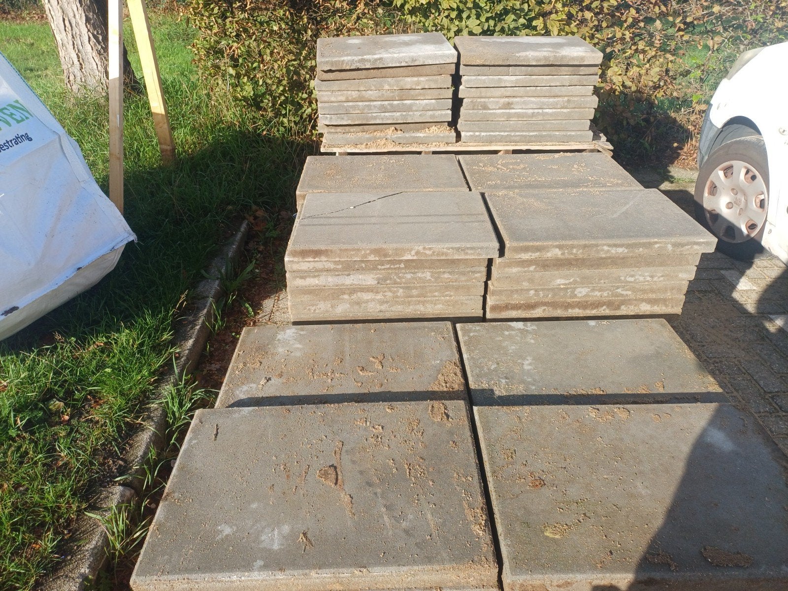 bijna nieuwe  betontegels voor terras of pad 50 m2!!!, Gebruikt, Ophalen of Verzenden, 10 m² of meer, Beton