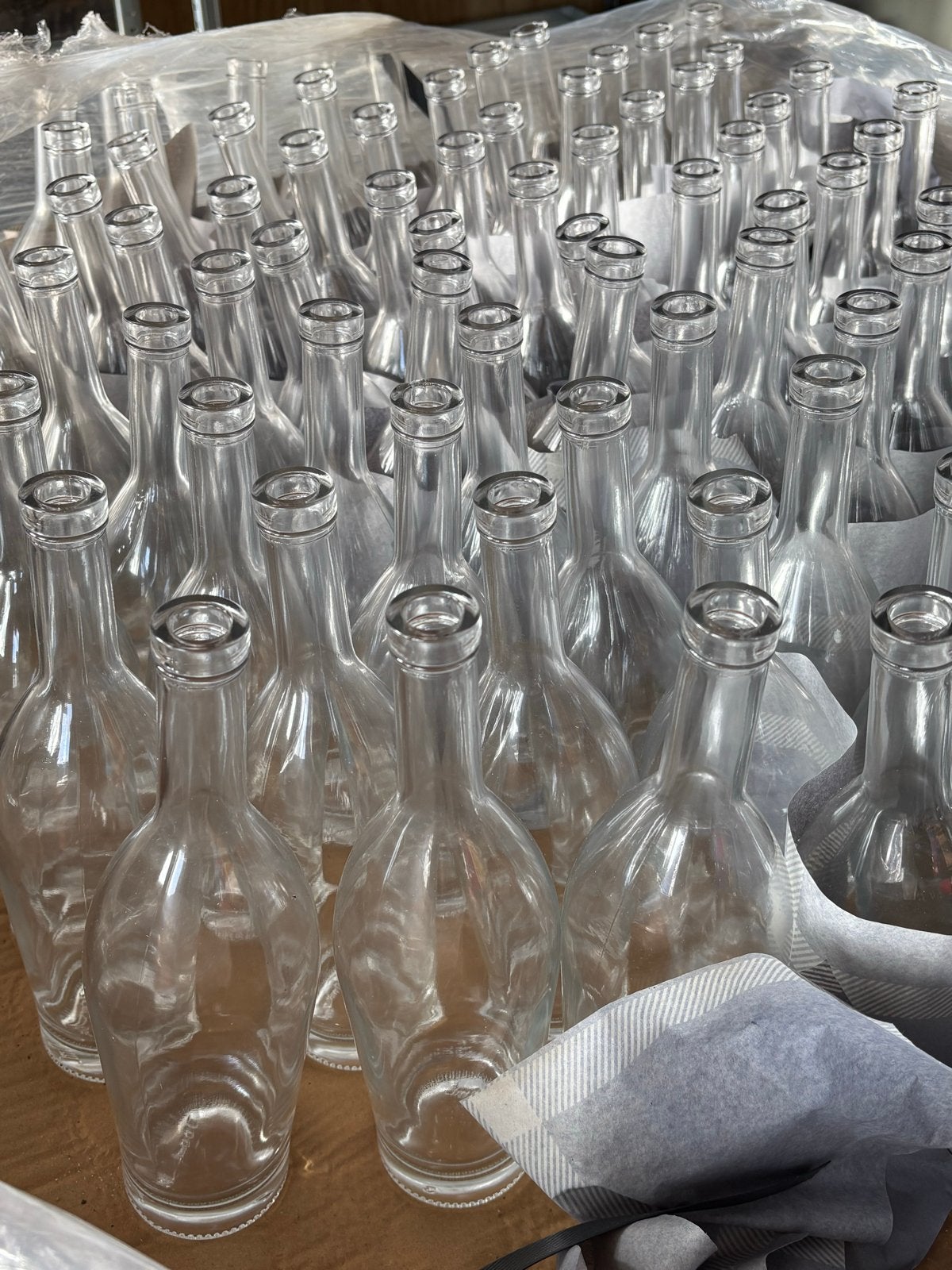Grote partij glazen flessen 700 ml, Antiek en Kunst, Ophalen