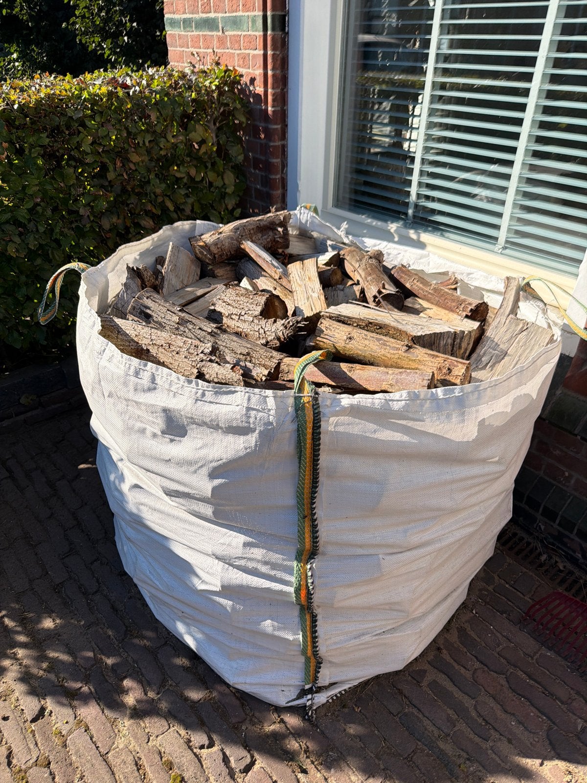 Gekloofd Wilgen Hardhout - Gedroogd. Ongeveer 1m3 bigbag, Tuin en Terras, Minder dan 3 m³, Ophalen, Overige houtsoorten, Blokken