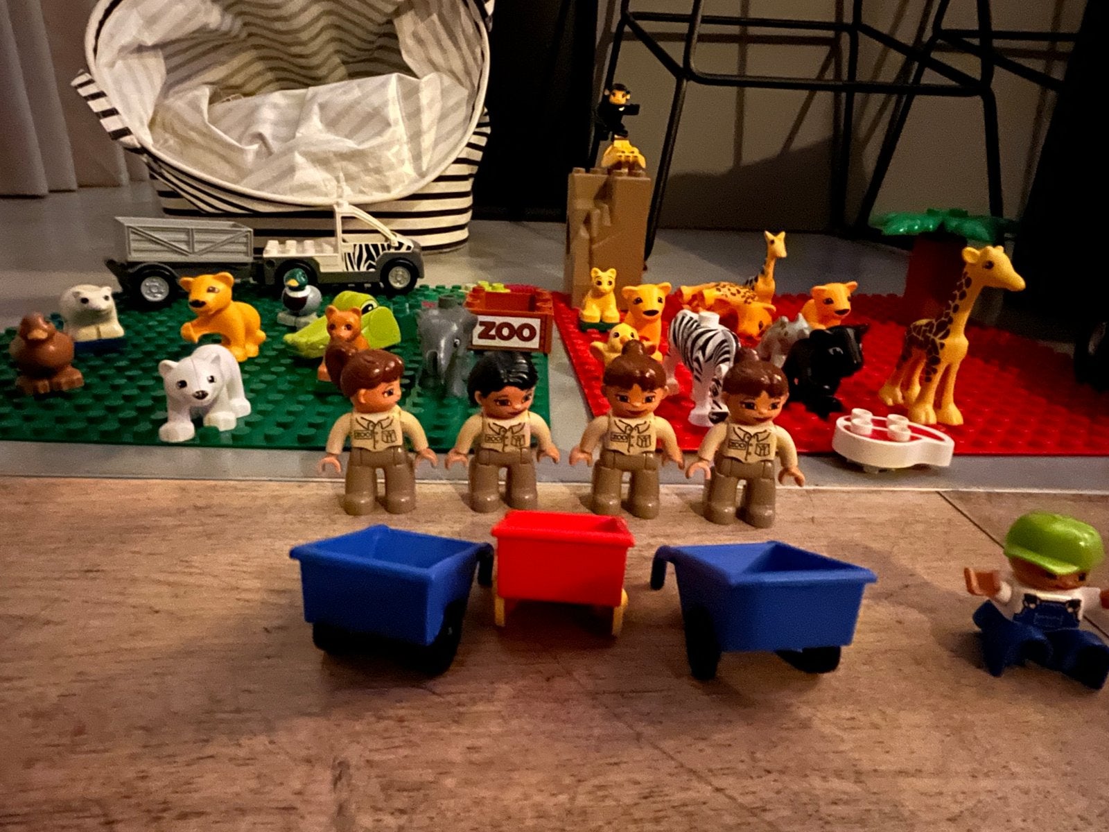 Grote Duplo collectie met dieren, poppetjes en grondplaten