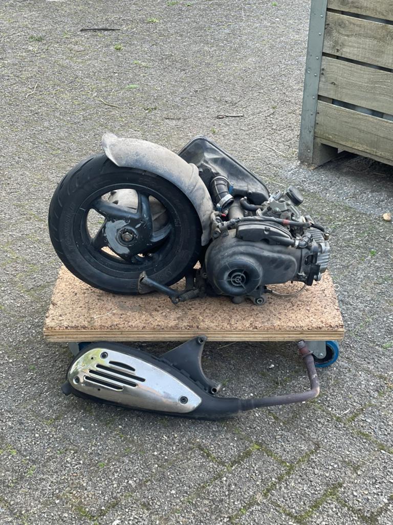 Vespa 4 takt blok | met begrenzer!, Fietsen en Brommers, Ophalen, Zo goed als nieuw, Blok, Vespa