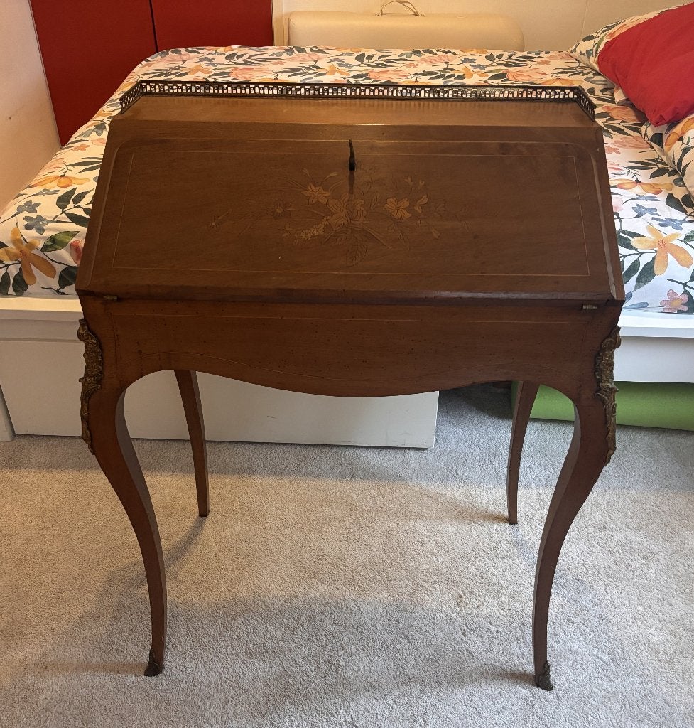 Franse secretaire, Ophalen