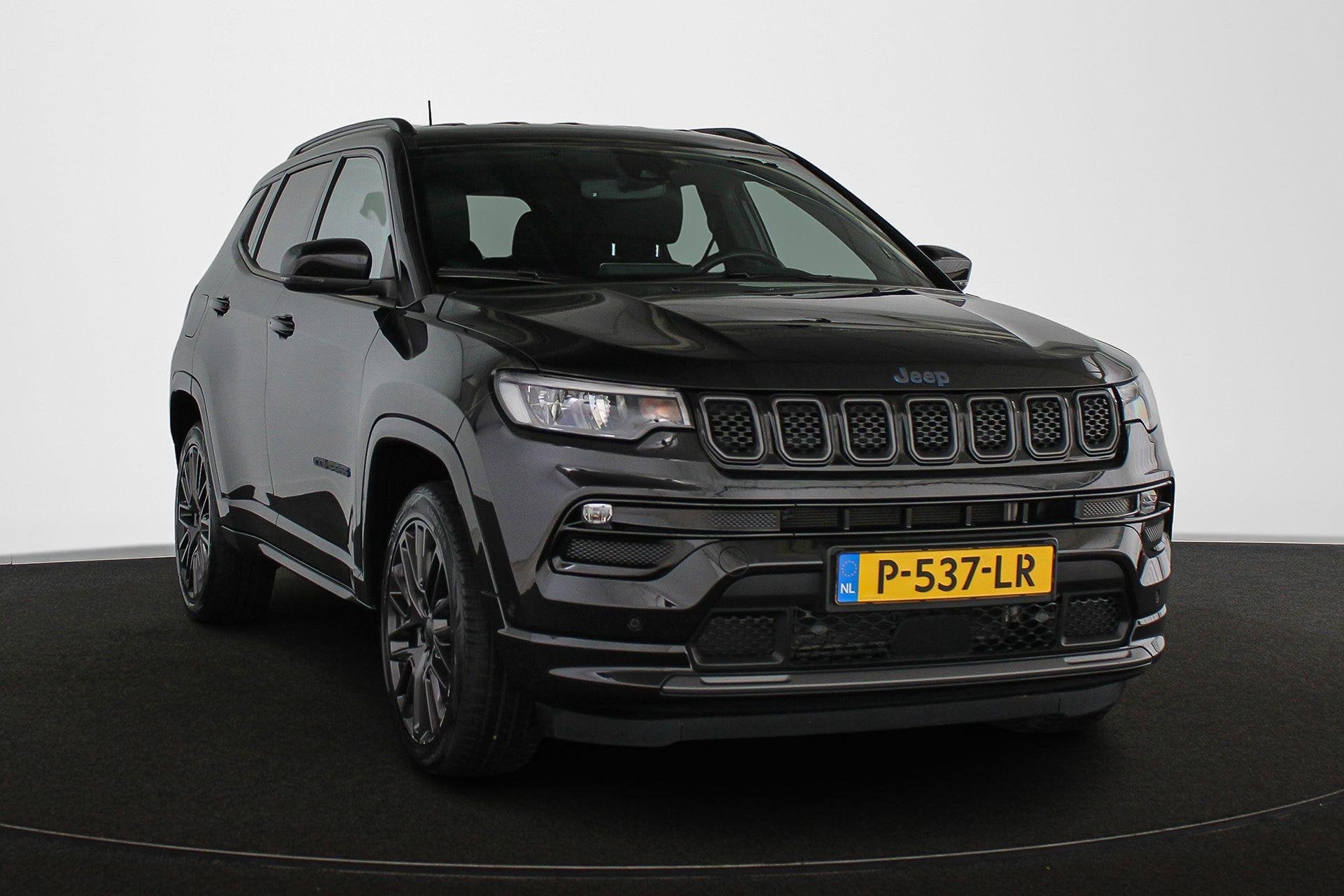 Jeep Compass 4xe 240 Plug-in Hybrid Electric S Stuur-Stoelve, Auto's, Automaat, Euro 6, 4 cilinders, Zwart