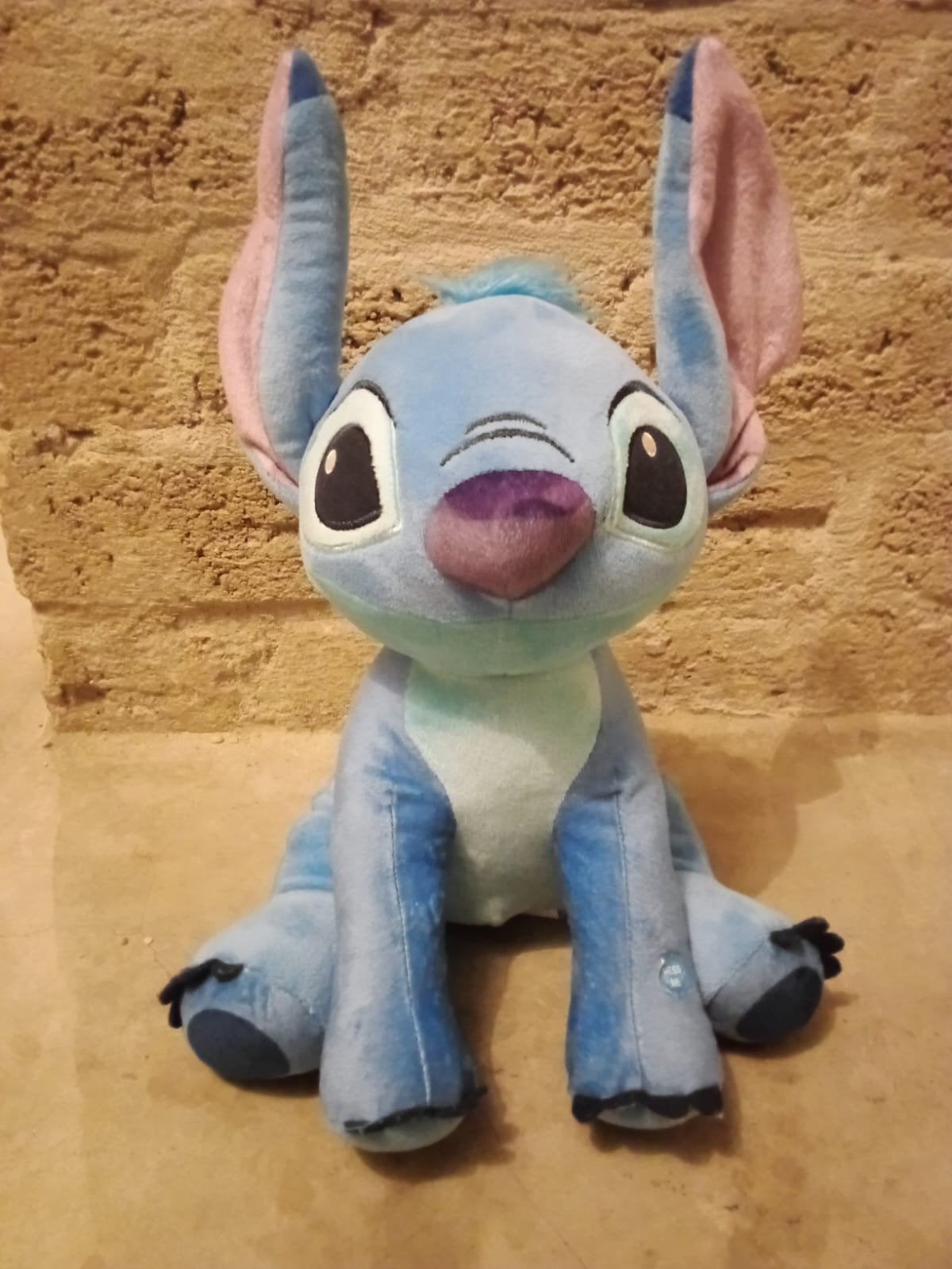Pratende Stitch knuffel! - Zo goed als nieuw - 30cm, Verzamelen, Disney, Ophalen of Verzenden, Overige figuren, Zo goed als nieuw