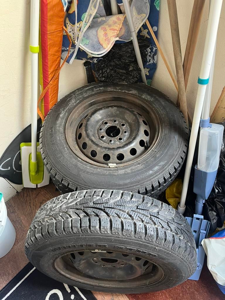 Winterbanden set voor fiat panda en andere kleine autos, Ophalen, Zo goed als nieuw