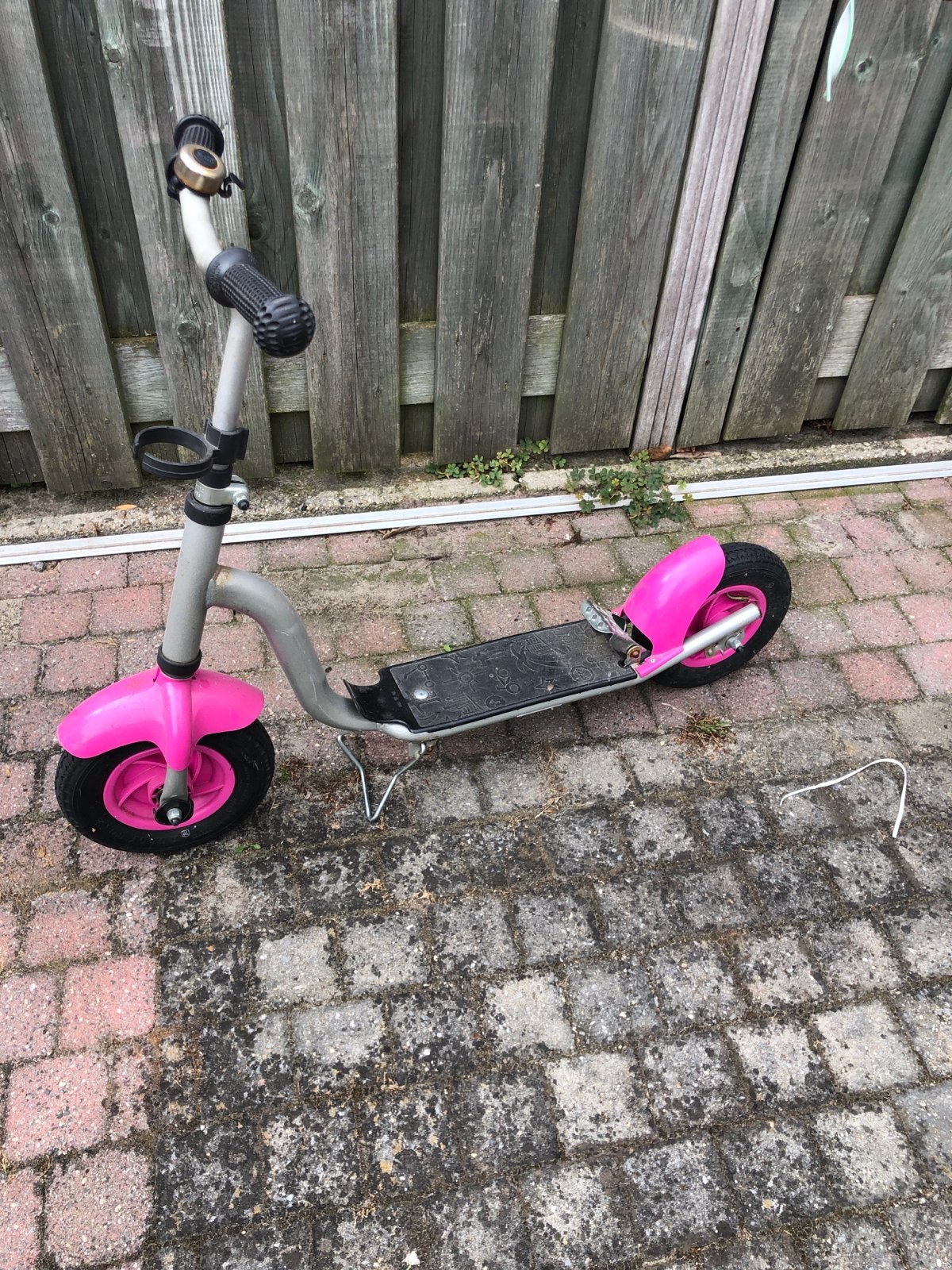 Roze kinderstep met luchtbanden, Fietsen en Brommers, Steps, Ophalen, Gebruikt, Gewone step