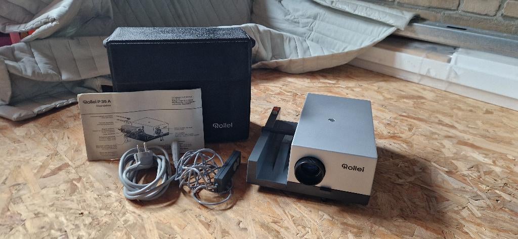 Rollei P35A Diaprojector – Incl Koffer & Afstandsbediening, Audio, Tv en Foto, Diaprojectors, Ophalen, Gebruikt