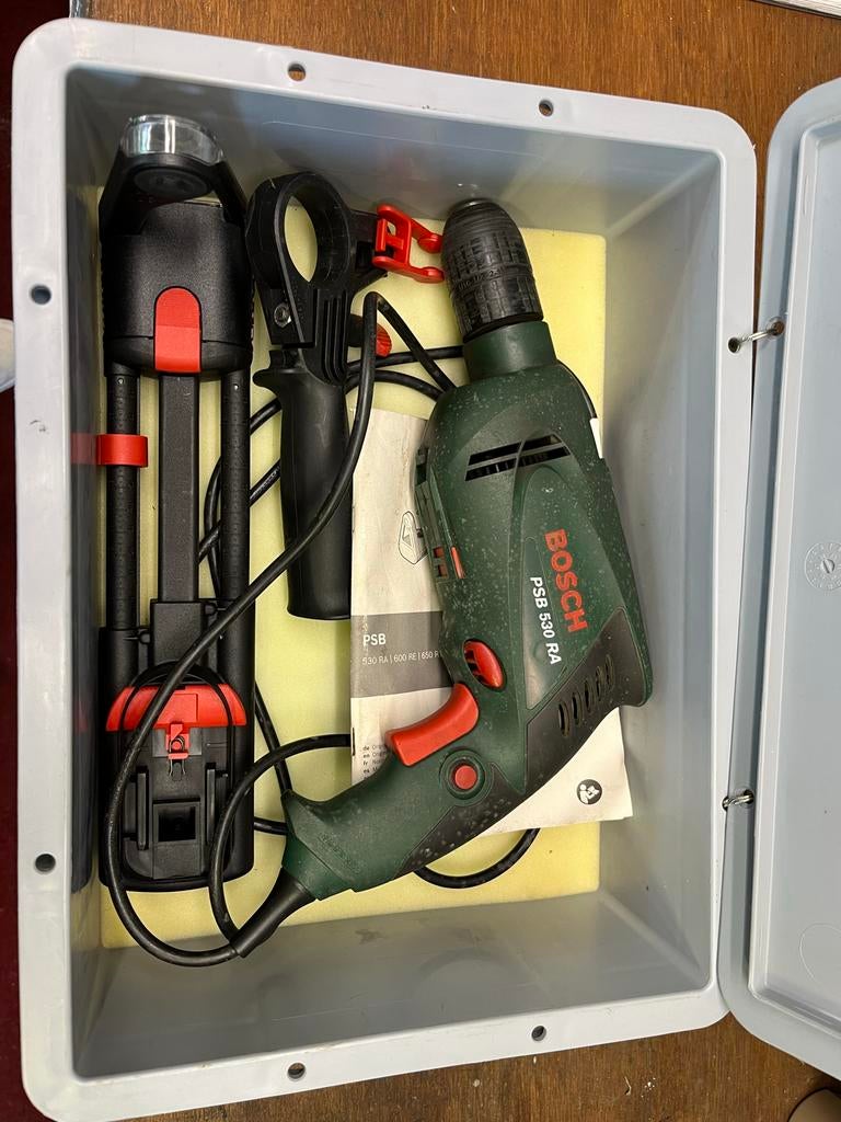 Bosch PSB 530 RA Klopboormachine in Koffer, Doe-het-zelf en Verbouw, Gereedschap | Boormachines, Gebruikt, Boormachine, 400 tot 600 watt