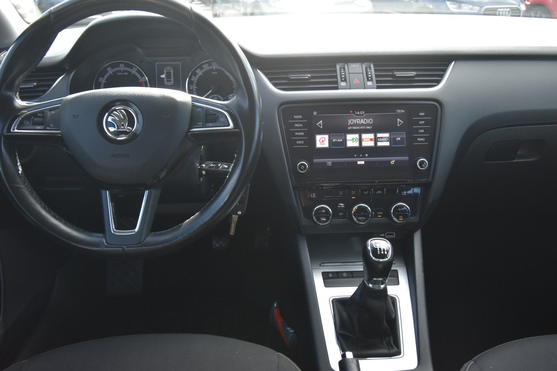 Skoda Octavia Combi 1.0 TSI Greentech Ambition Business , TR, Auto's, Parkeersensor, Stof, Gebruikt, 116 pk