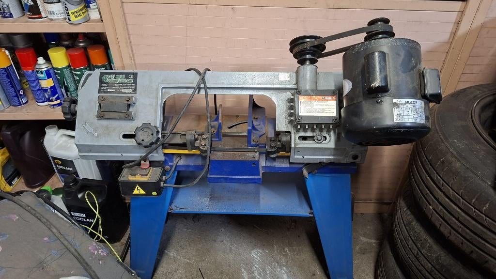 metaal bandzaag lintzaag HBM, Ophalen, 70 mm of meer, Zo goed als nieuw, HBM machines