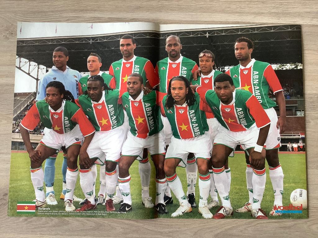 Poster Suriprofs uit VI Jaren 2000, Ophalen of Verzenden, Zo goed als nieuw, Buitenlandse clubs, Poster, Plaatje of Sticker