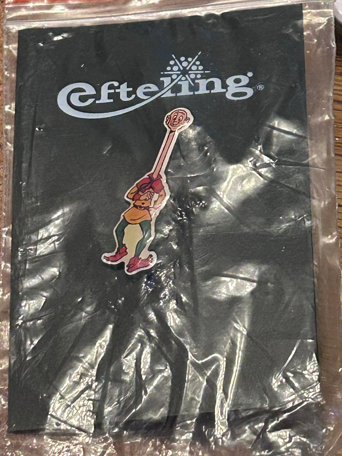 Efteling Pin: Langnek (nieuw in verpakking), Verzamelen, Ophalen of Verzenden, Nieuw, Figuurtje, Speldje of Pin