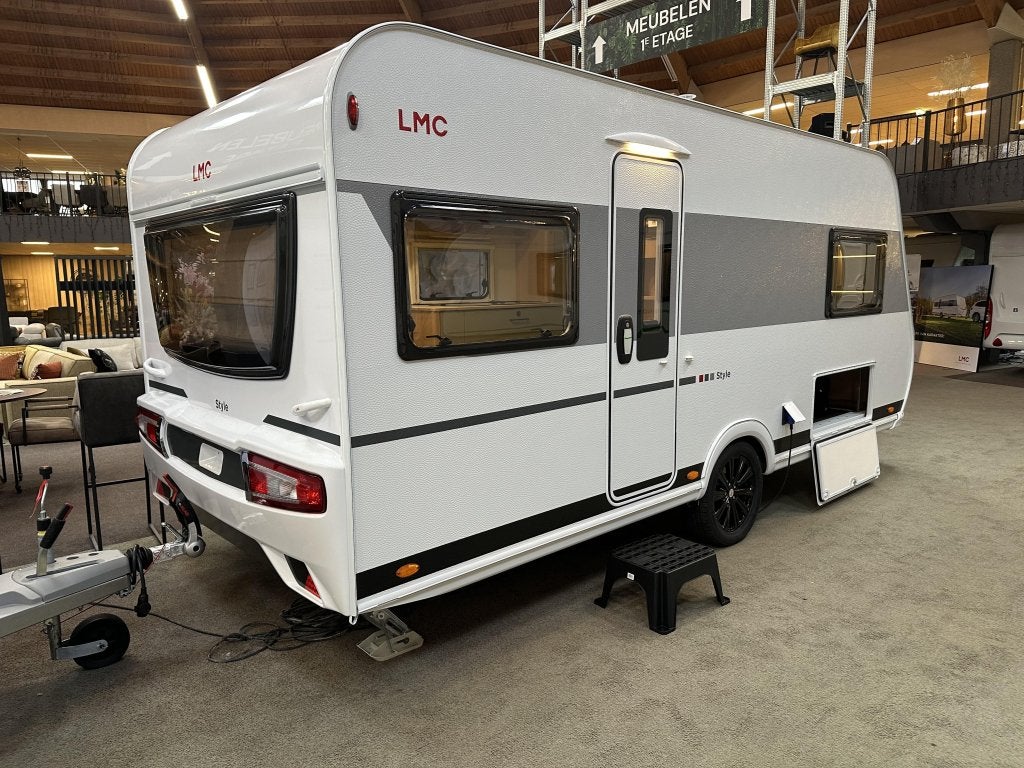 LMC Style 440 D, Fransbed, Rondzit, + gratis mover, Rondzit, Schokbreker, Bedrijf, Overige typen