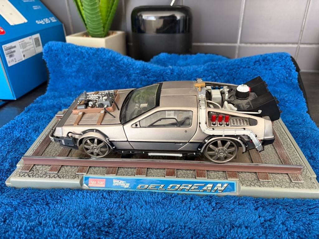 Delorean dmc-12, Hobby en Vrije tijd, Ophalen, Zo goed als nieuw