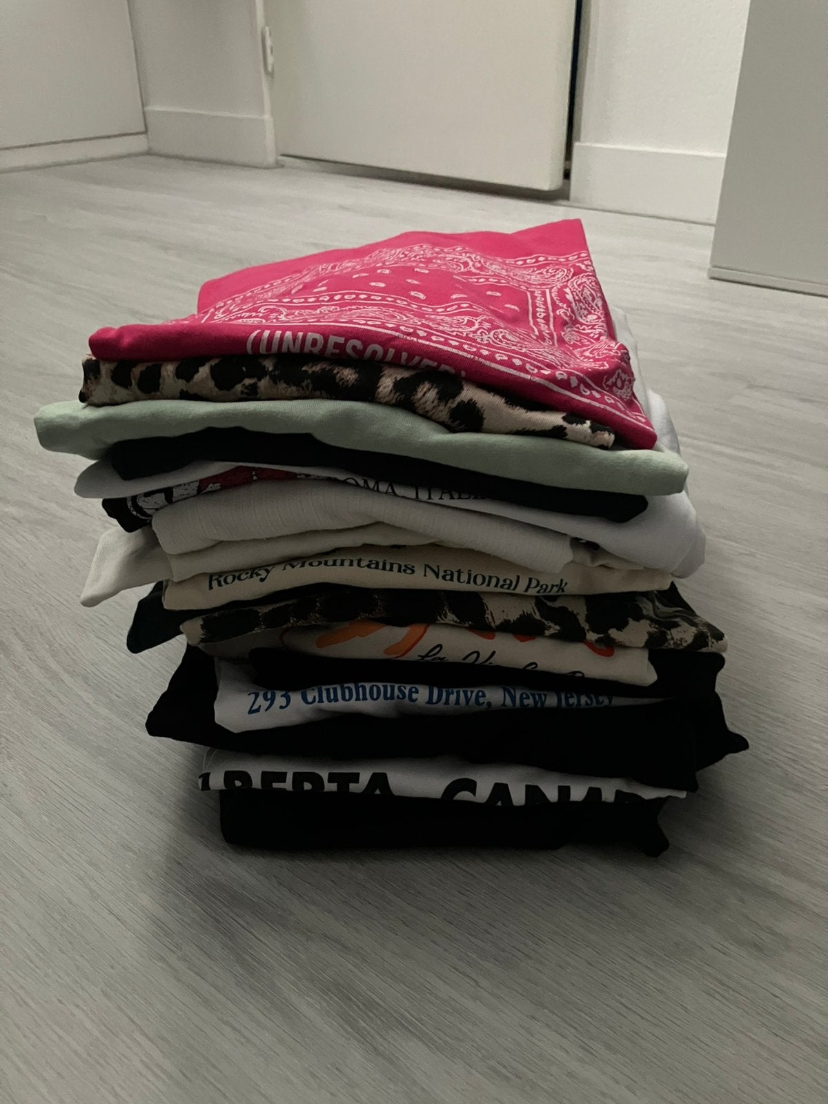 19 shirts (7 nieuwe) maat m/l (40-44), Kleding | Dames, Ophalen of Verzenden, Zo goed als nieuw, Maat 42/44 (L)