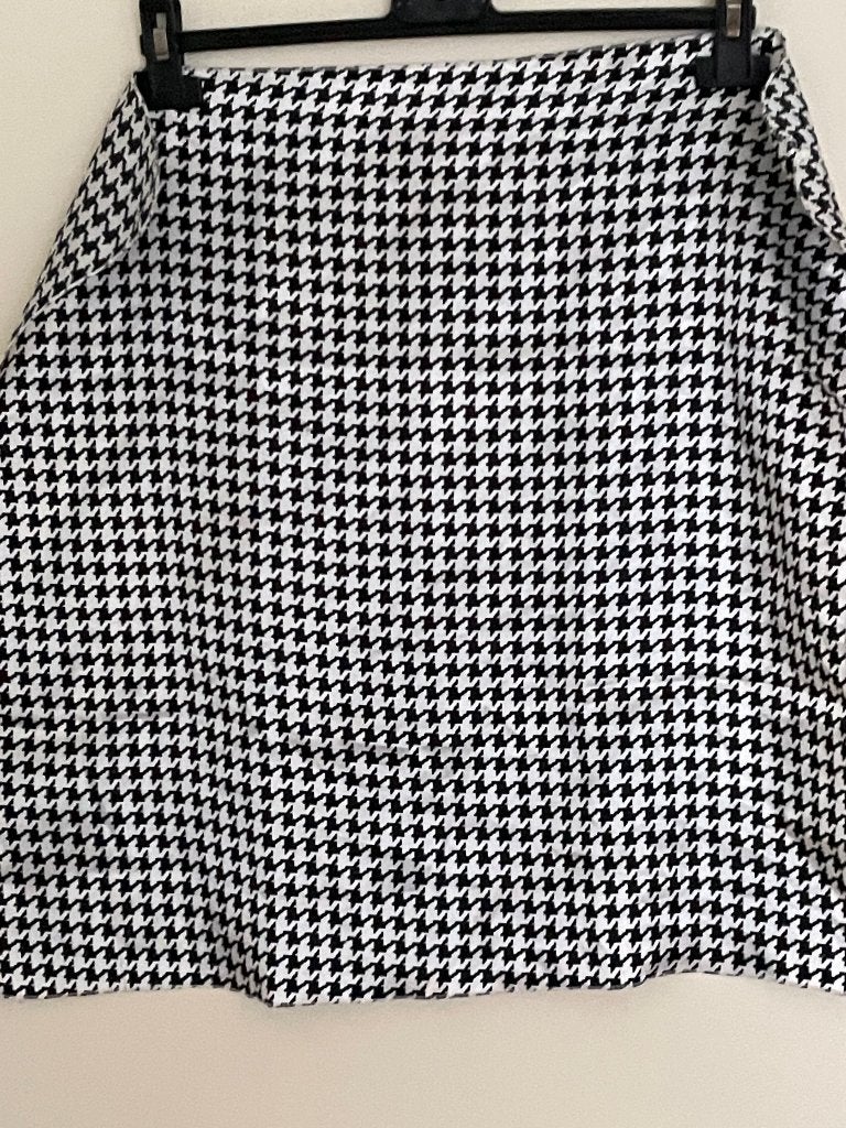 Dames Sjaal Kleur Zwart en Wit., Ophalen of Verzenden, Zo goed als nieuw, Maat 34 (XS) of kleiner, Sjaal