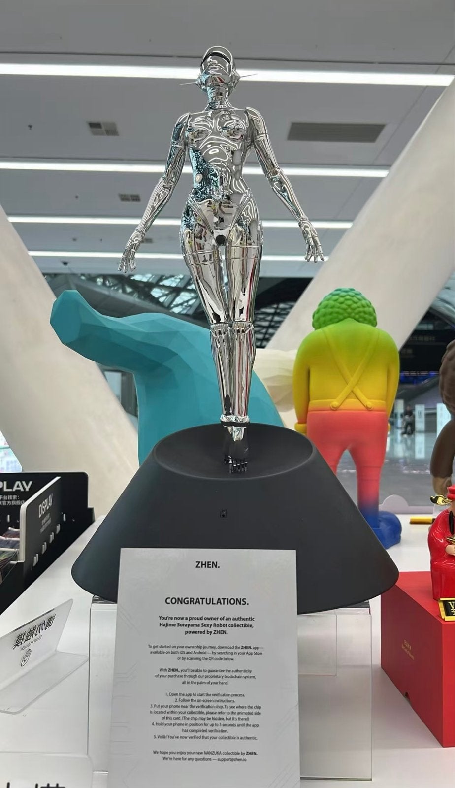 Sorayama Robot x Nanzuka met certificaat, ogen lichten op, Ophalen of Verzenden, Zo goed als nieuw, Overige typen