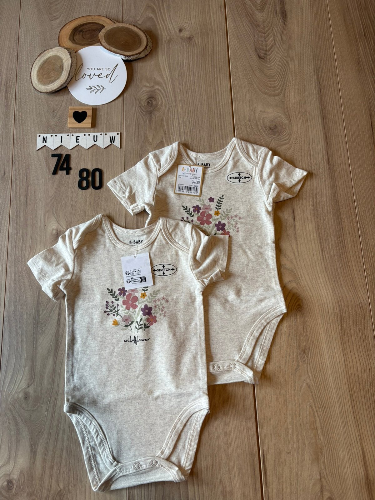 Baby meisje 2x beige korte mouw rompers Wibra maat 74/80, Kinderen en Baby's, Ophalen of Verzenden, Nieuw, Meisje, Nacht- of Onderkleding