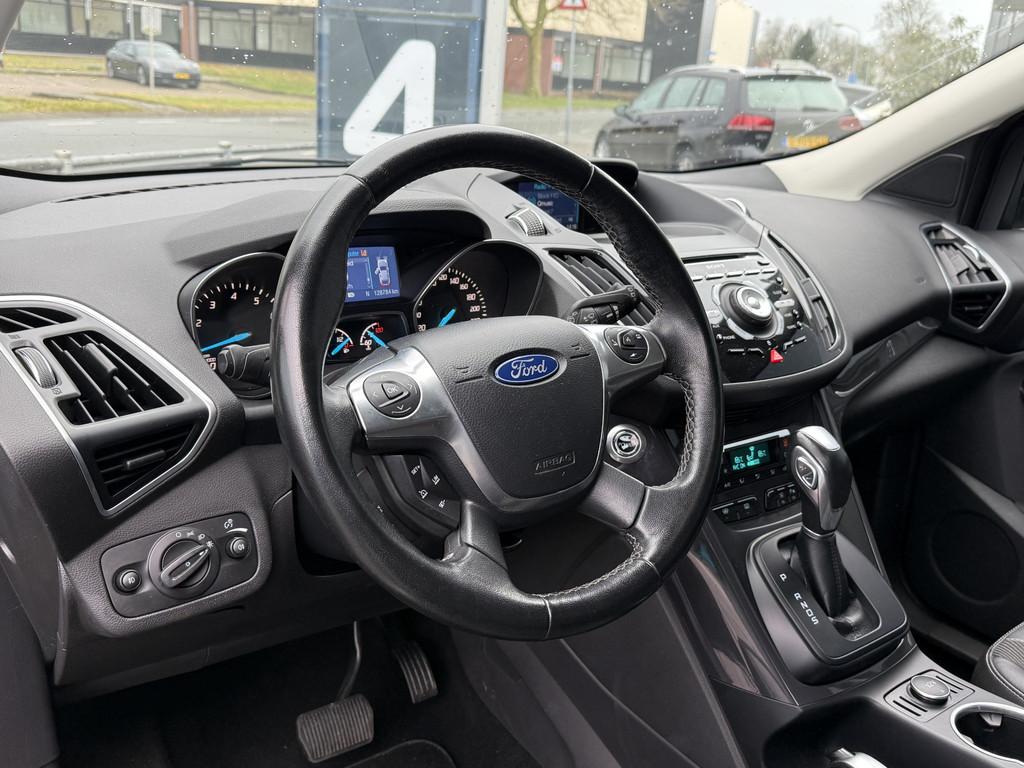 Ford Kuga BWJ 2014 | 1.6T 182PK Titanium Plus 4WD AUTOMAAT |, Auto's, Euro 5, Zwart, 4 cilinders, Leder en Stof