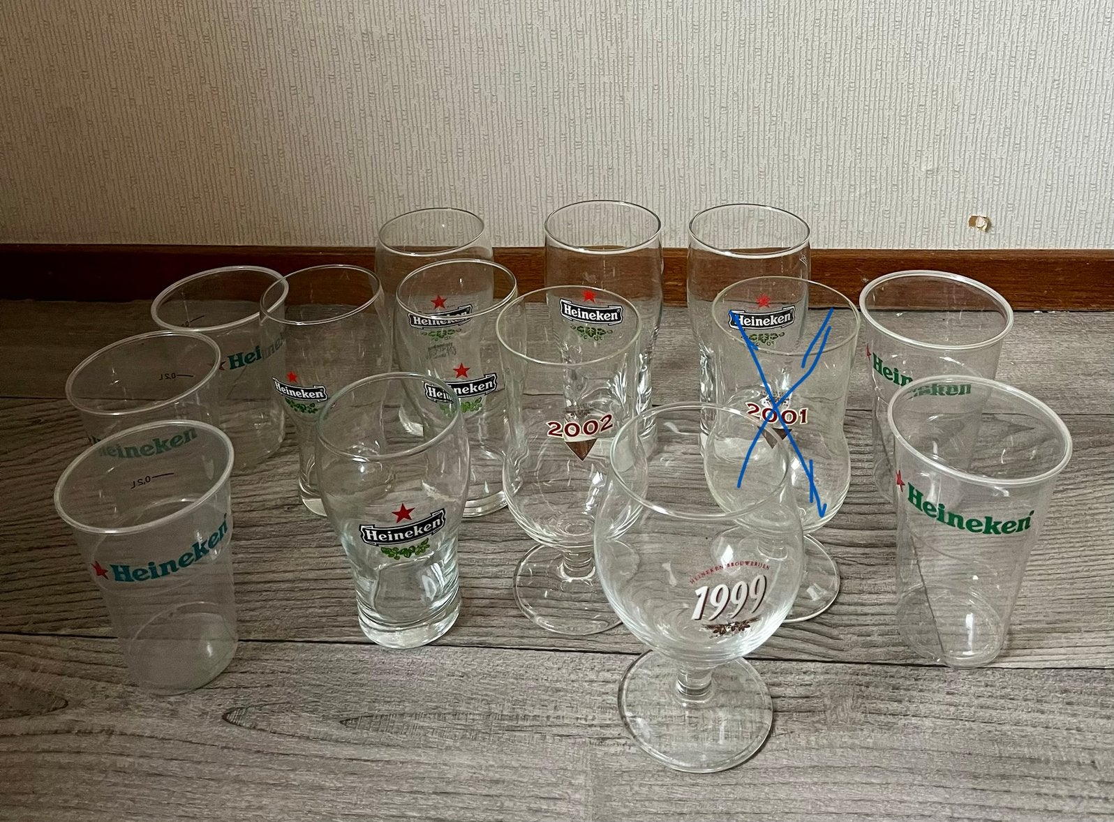 Set Heineken bierglazen met gratis Heineken bekertjes, Vintage, Gebruikt, Meerkleurig, Ophalen of Verzenden