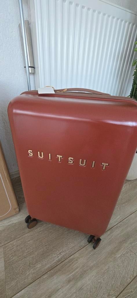 SUITSUIT koffer -  nieuw, Ophalen of Verzenden, Zo goed als nieuw, Hard kunststof, Wieltjes