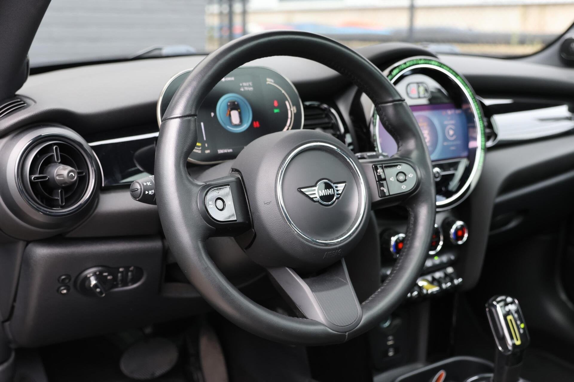 MINI Electric Yours 33 kWh | PANO | NAVI | H&K | SOH 97.1% |, Auto's, Gebruikt, 33 kWh, Mini Electric, Leder