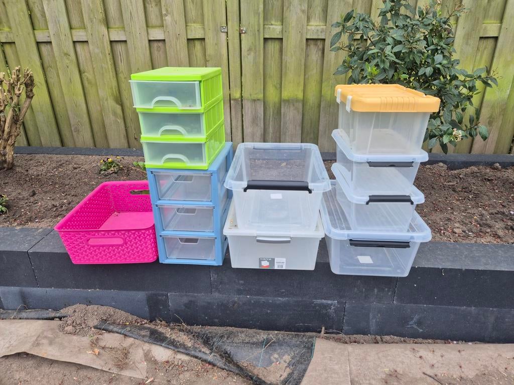 Gratis: Diverse opbergboxen en ladekastjes, Ophalen, Gebruikt, Kunststof