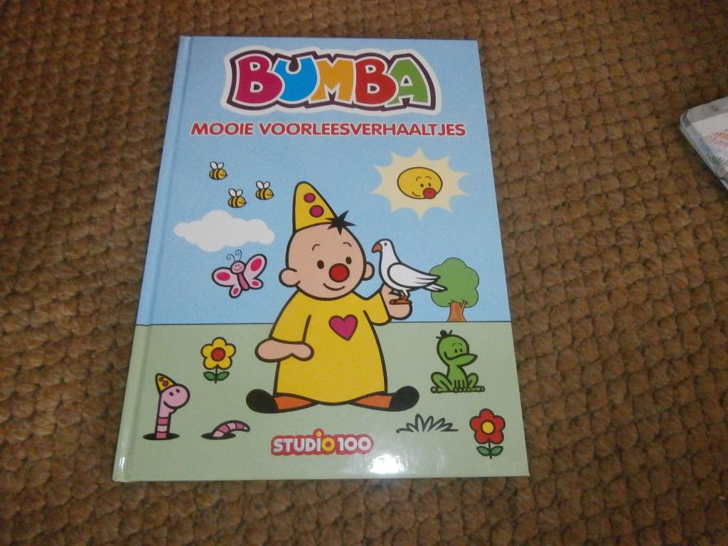 Boek Bumba Bumbalu Studio 100 Plopsaland voorleesverhalen, Boeken, Ophalen of Verzenden, Zo goed als nieuw, Studio 100, 1 tot 2 jaar