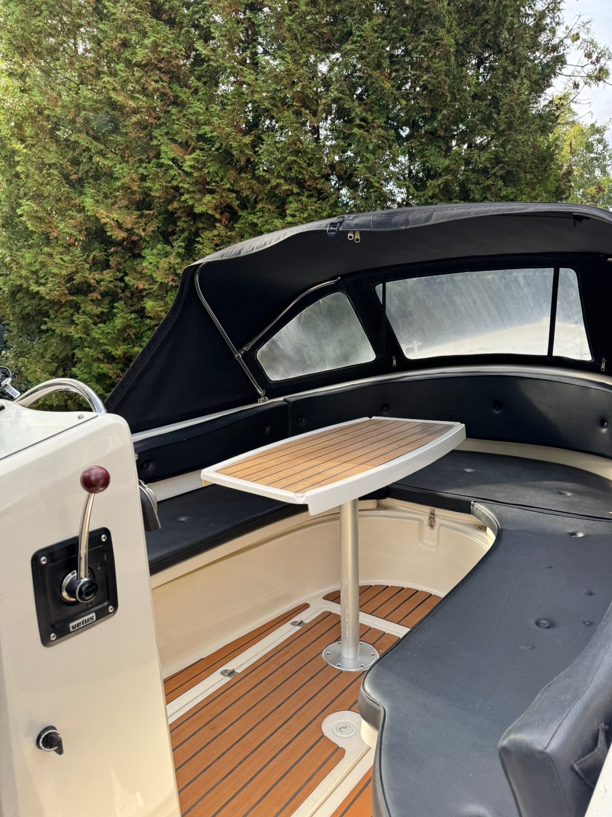 Foto 15 van ZGAN! Corsiva 560 + 20pk Mercury VOL OPTIE! Teak Bunkussen