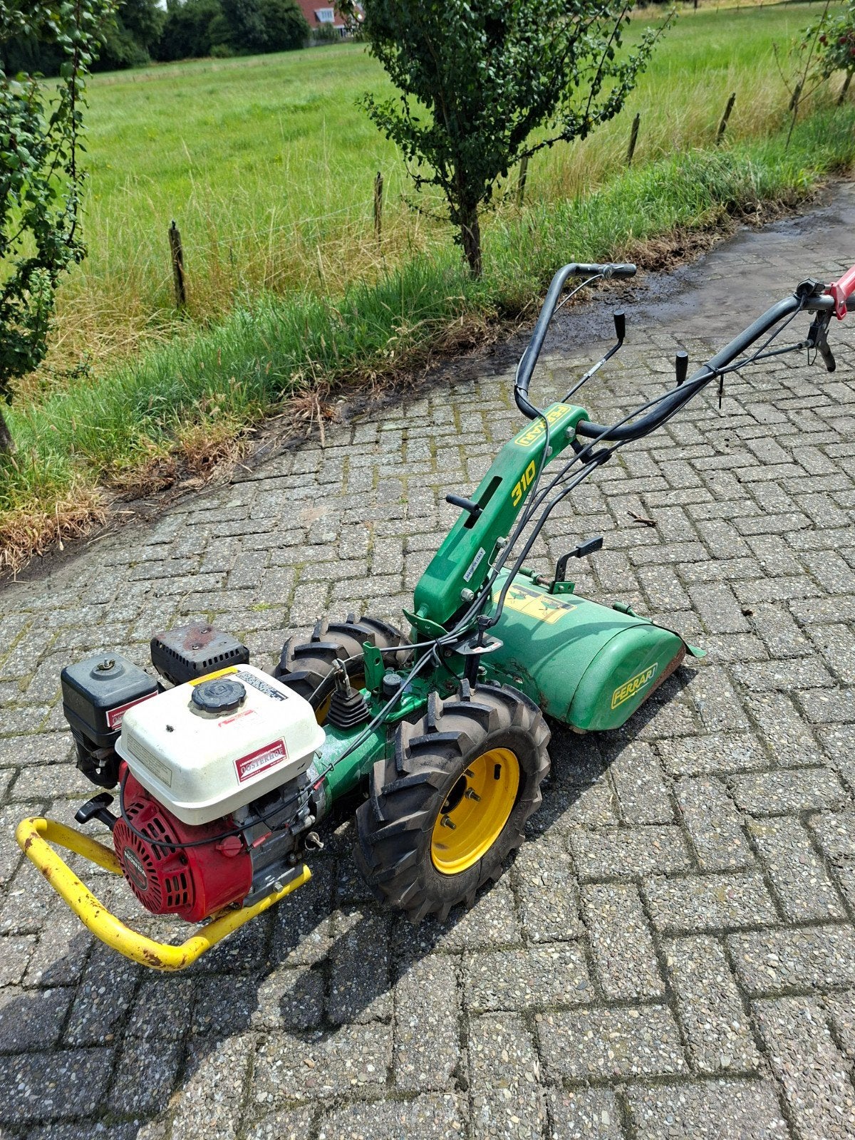 te koop ferrari 310 met honda benzine motor freesbak 45 cm, Ophalen, Gebruikt