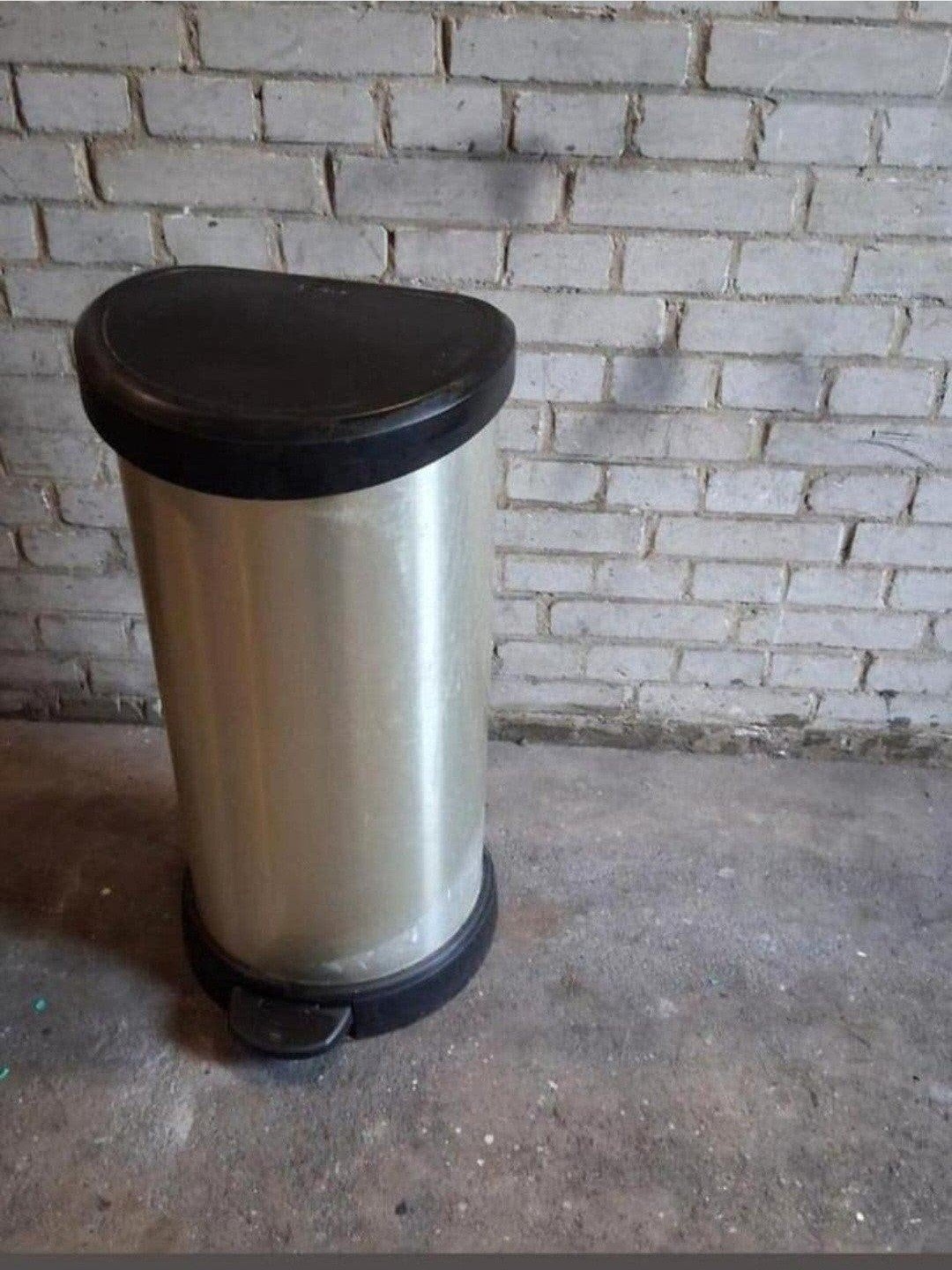 Te koop, Curver merk prullenbak met pedaal functie., Ophalen, Met pedaal