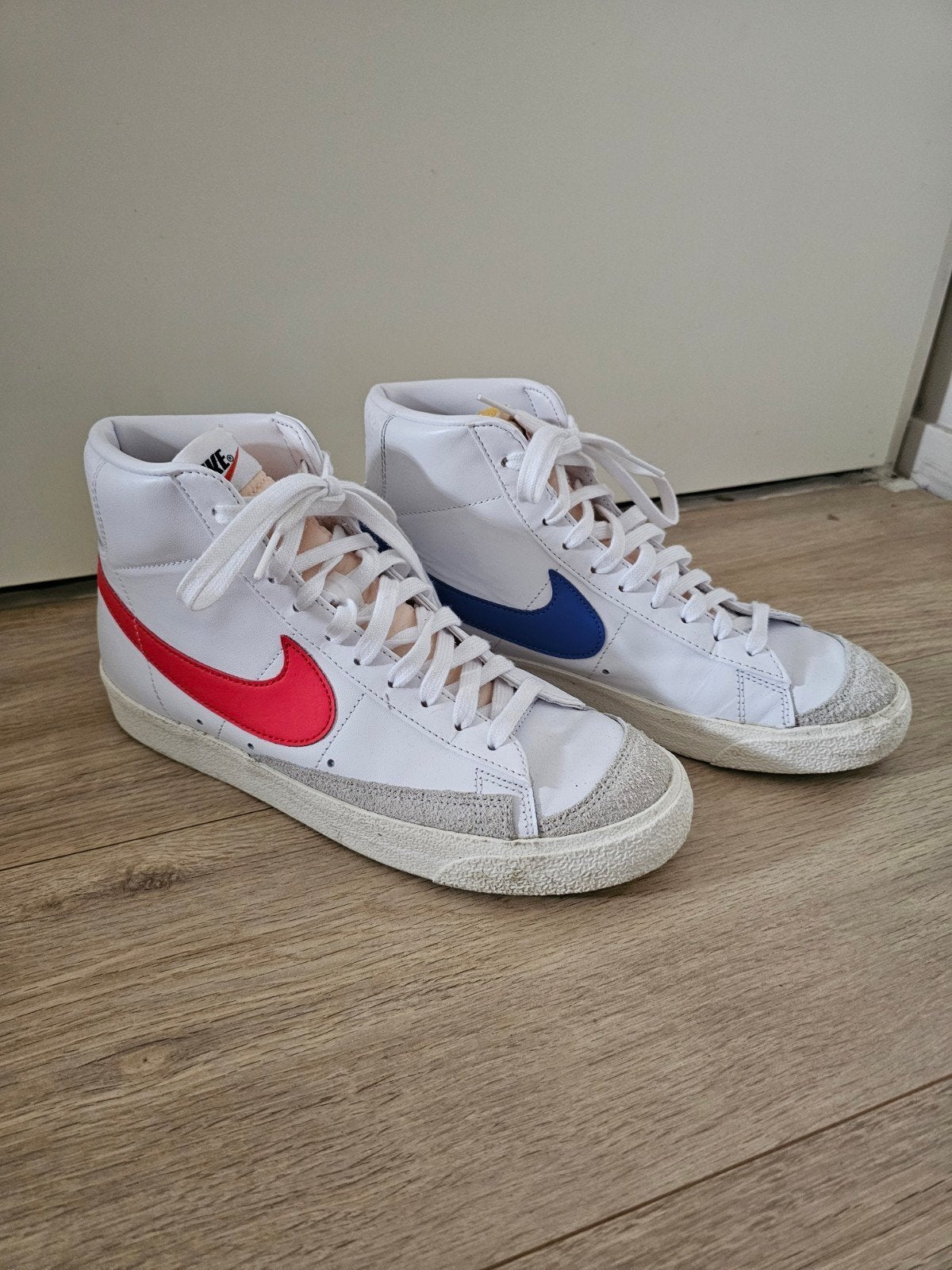 Nike blazer mid 77 maat 42, Ophalen of Verzenden, Zo goed als nieuw, Wit
