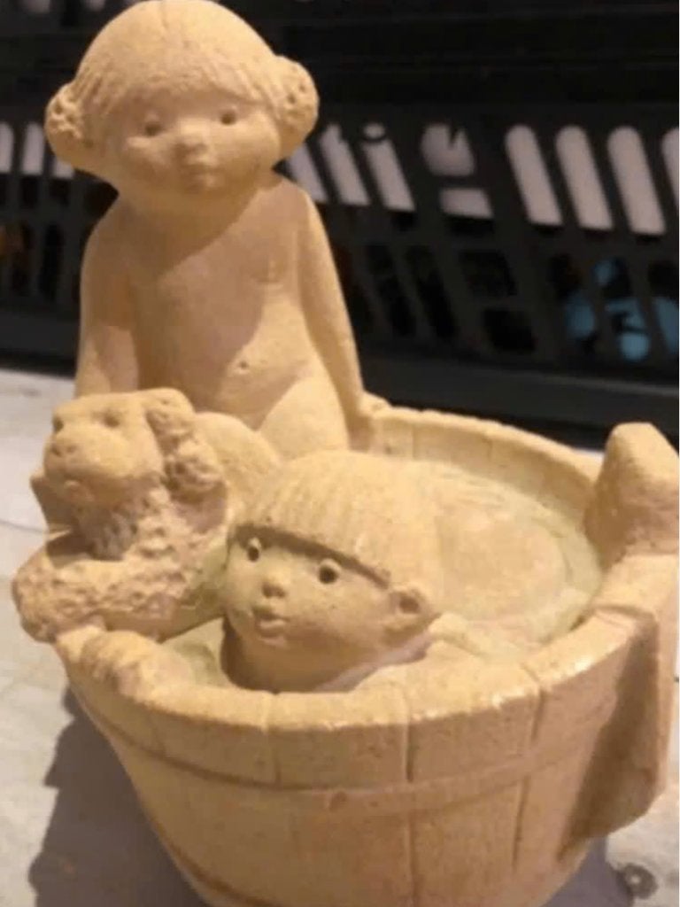 Marble Stone Beeld - In de Tobbe - 15 cm hoog, Ophalen of Verzenden, Zo goed als nieuw, Mens
