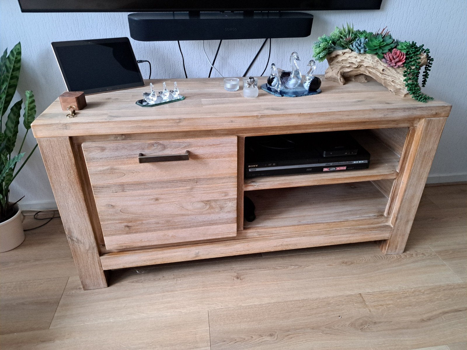 Degelijk TV meubel licht eiken, Ophalen