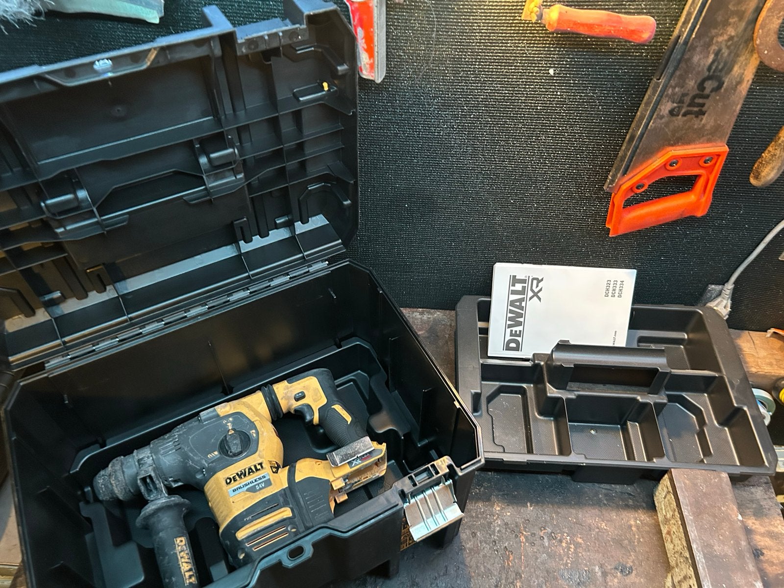 Dewalt DCH333 54V Boorhamer in gebruikte staat met kist
