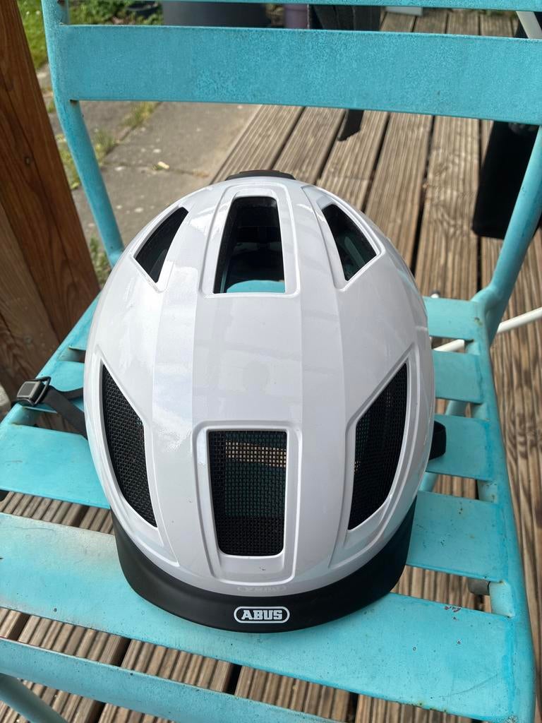 ABUS Hyban 2.0 fietshelm - Wit, nooit mee of laten vallen, Ophalen of Verzenden, Zo goed als nieuw, Abus, L