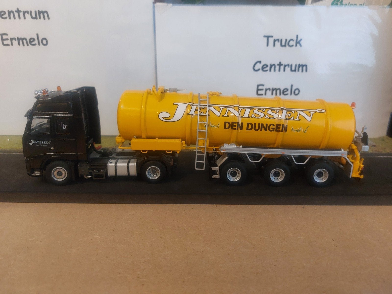 Jennissen uit den dungen volvo fh3 met mest tank mooie code, Ophalen of Verzenden, Nieuw, Bus of Vrachtwagen, Wsi
