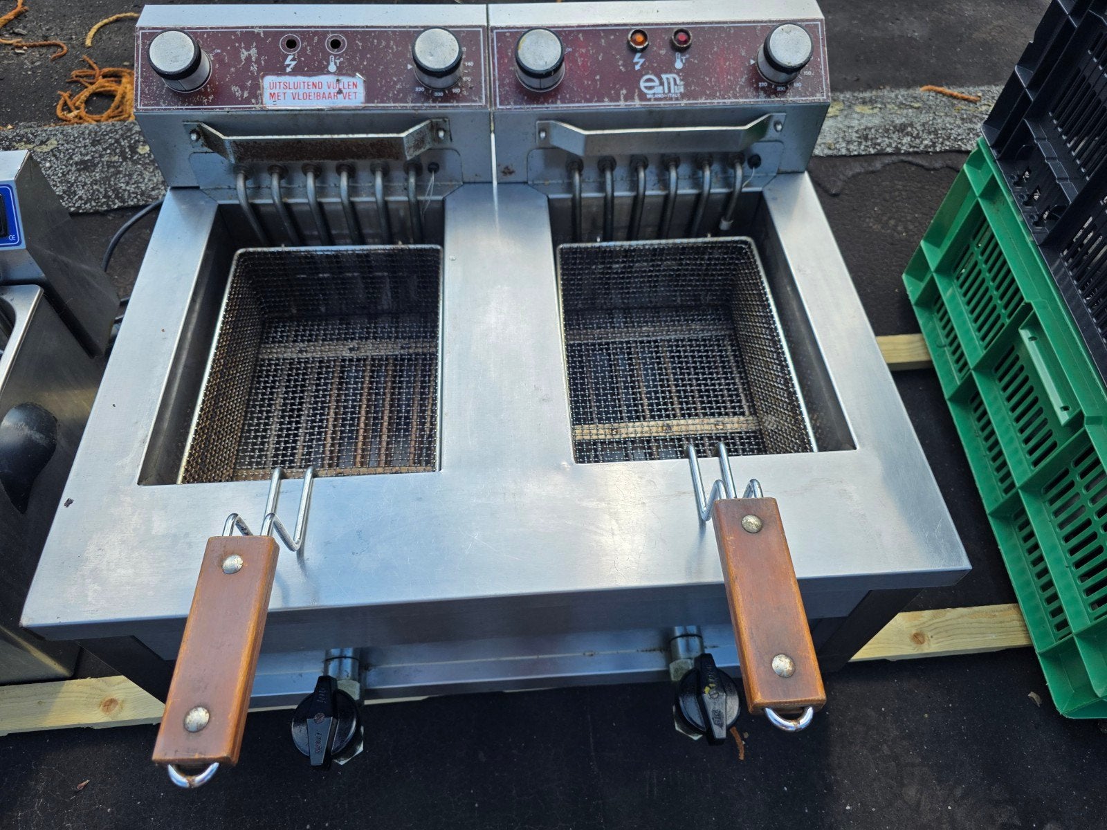 Professionele dubbele friteuse - 380V, Ophalen, Gebruikt