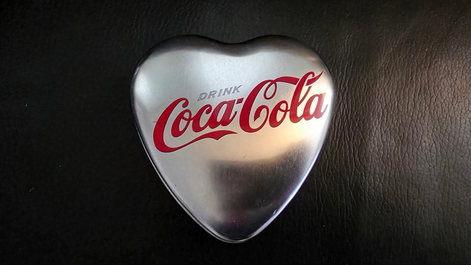 Coca-Cola puzzel in hartvormig blik, Ophalen of Verzenden, Zo goed als nieuw, Gebruiksvoorwerp