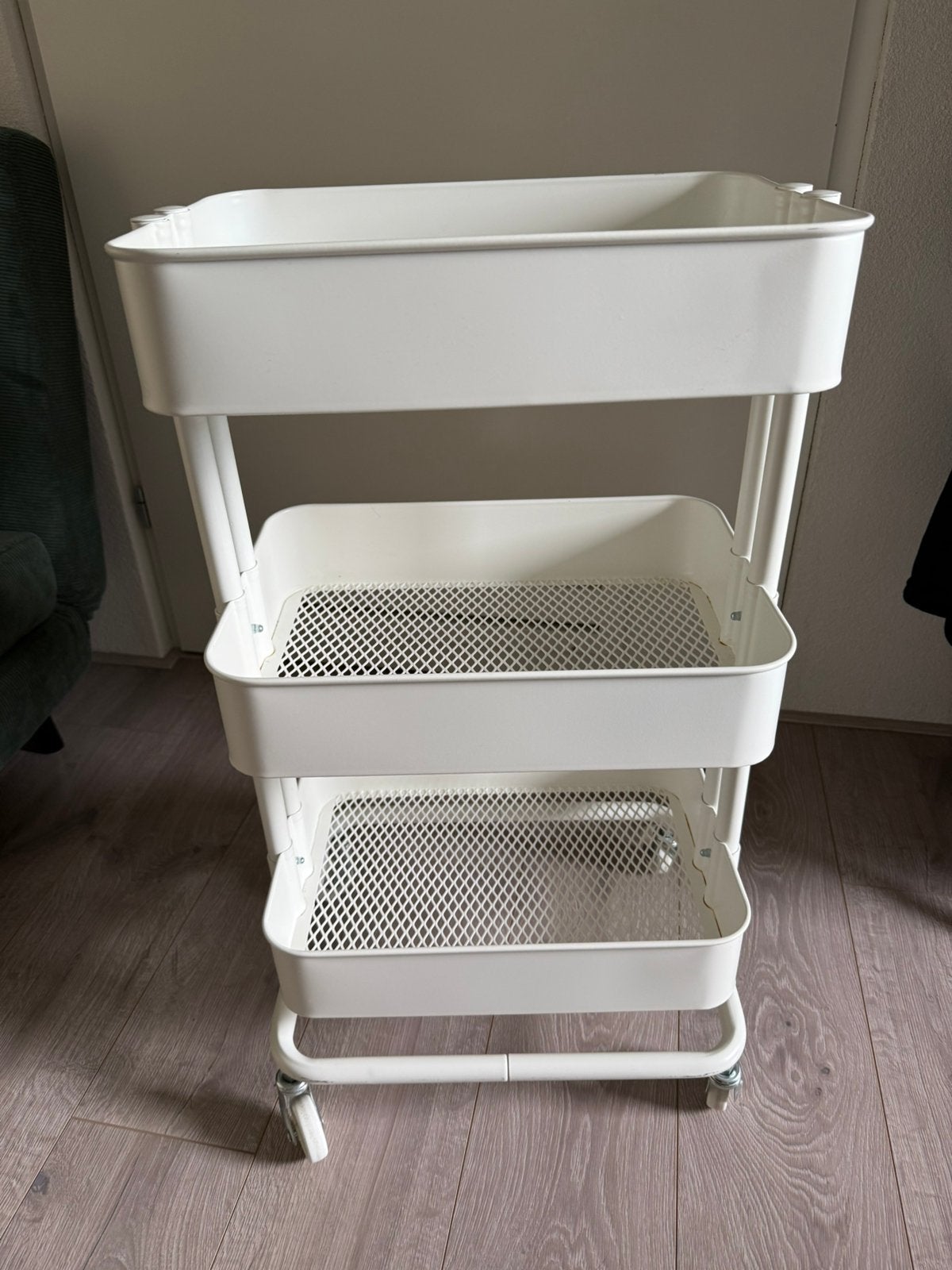 Roltafel merk Ikea RÅSKOG kleur wit in nette staat, Huis en Inrichting, Ophalen, Zo goed als nieuw, Wit, IKEA