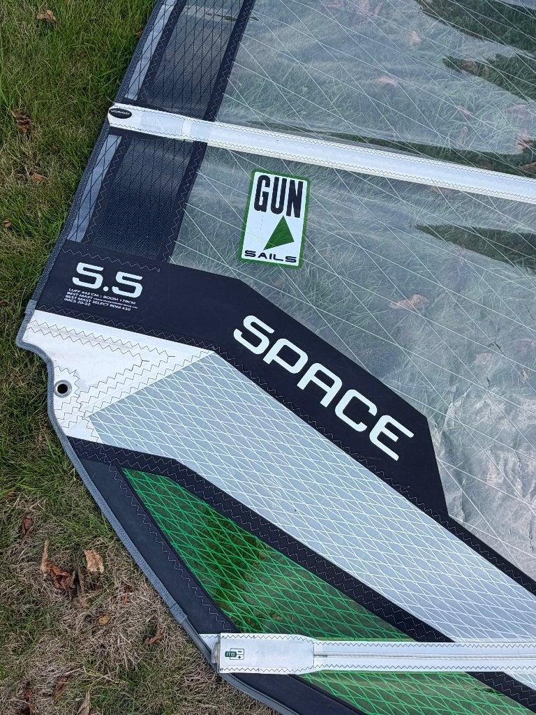 ZGAN GunSails Space 5.5 Windsurfzeil –  Nieuwstaat, Watersport en Boten, Ophalen, 5 tot 6.5 m², Zo goed als nieuw, Gunsails