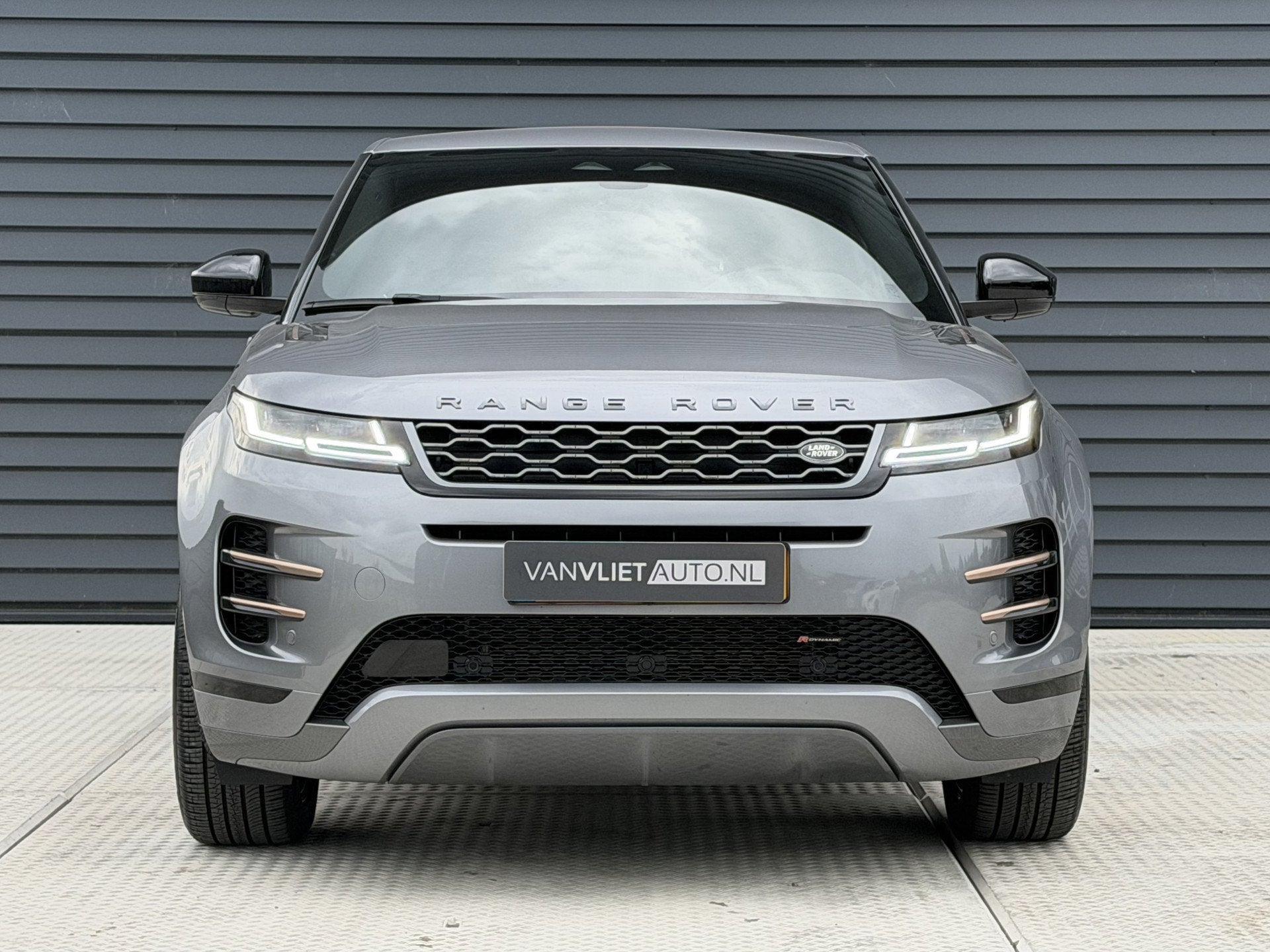 Land Rover Range Rover Evoque 1.5 P300e PHEV AWD R Dynamic S, Automaat, 14 kWh, Met garantie (alle), Vierwielaandrijving