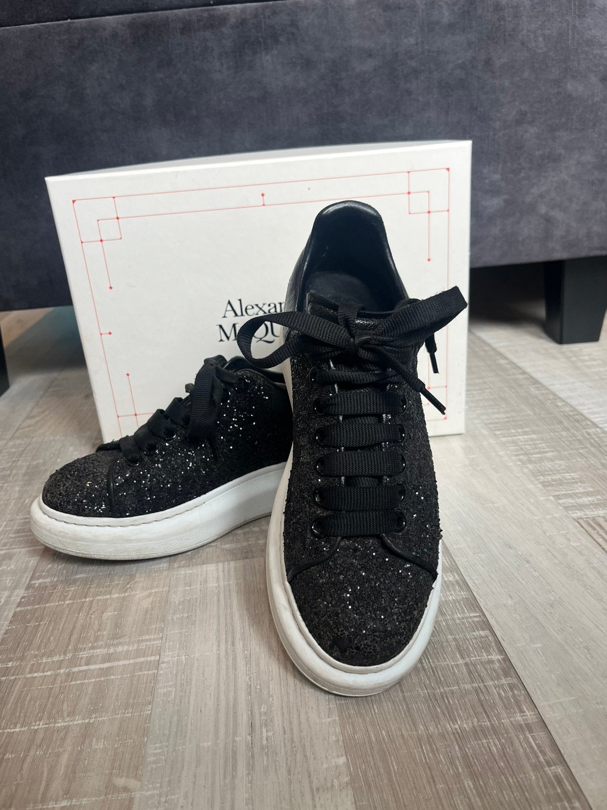 Alexander McQueen black galaxy, Kleding | Dames, Ophalen of Verzenden, Zo goed als nieuw, Zwart, Sneakers of Gympen