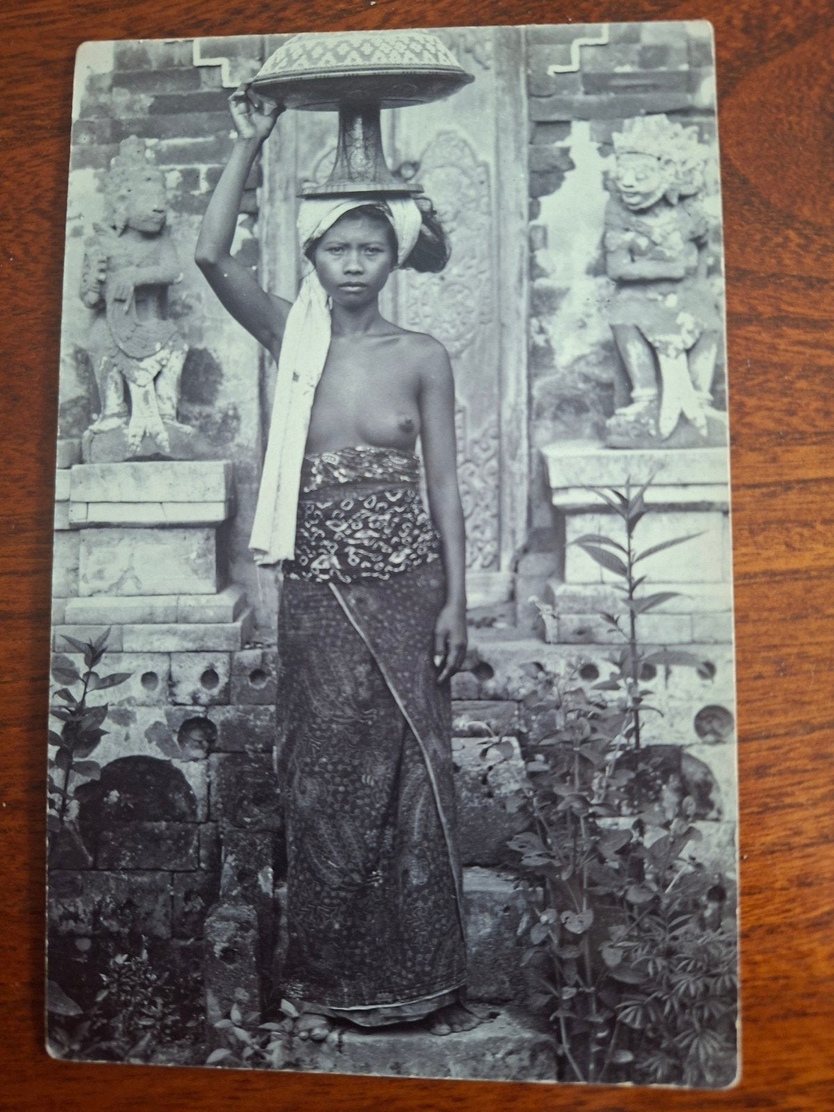 Bali fotokaart van een mooie Balinese in 1920, Ophalen of Verzenden, 1920 tot 1940, Ongelopen
