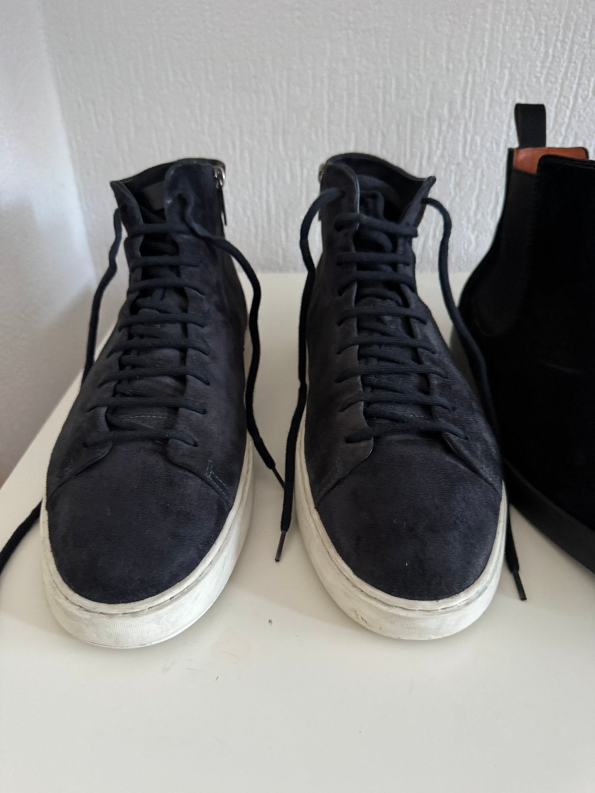 Suede Santoni italiaans sneakers, Verzenden, Zwart, Sneakers of Gympen, Zo goed als nieuw
