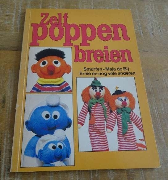 Zelf poppen breien Hema breiboek Smurfen Ernie Maja de Bij, Verzenden, Zo goed als nieuw, Breien, Patroon of Boek