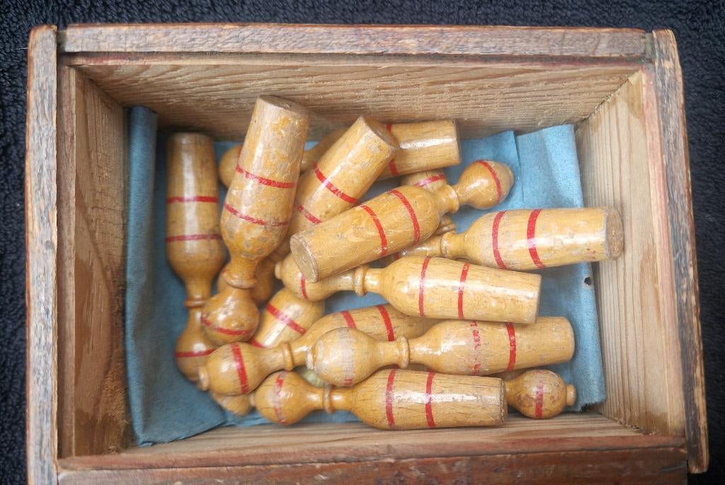 Primitief houten kistje met houten mini KEGELSPEL, Ophalen of Verzenden